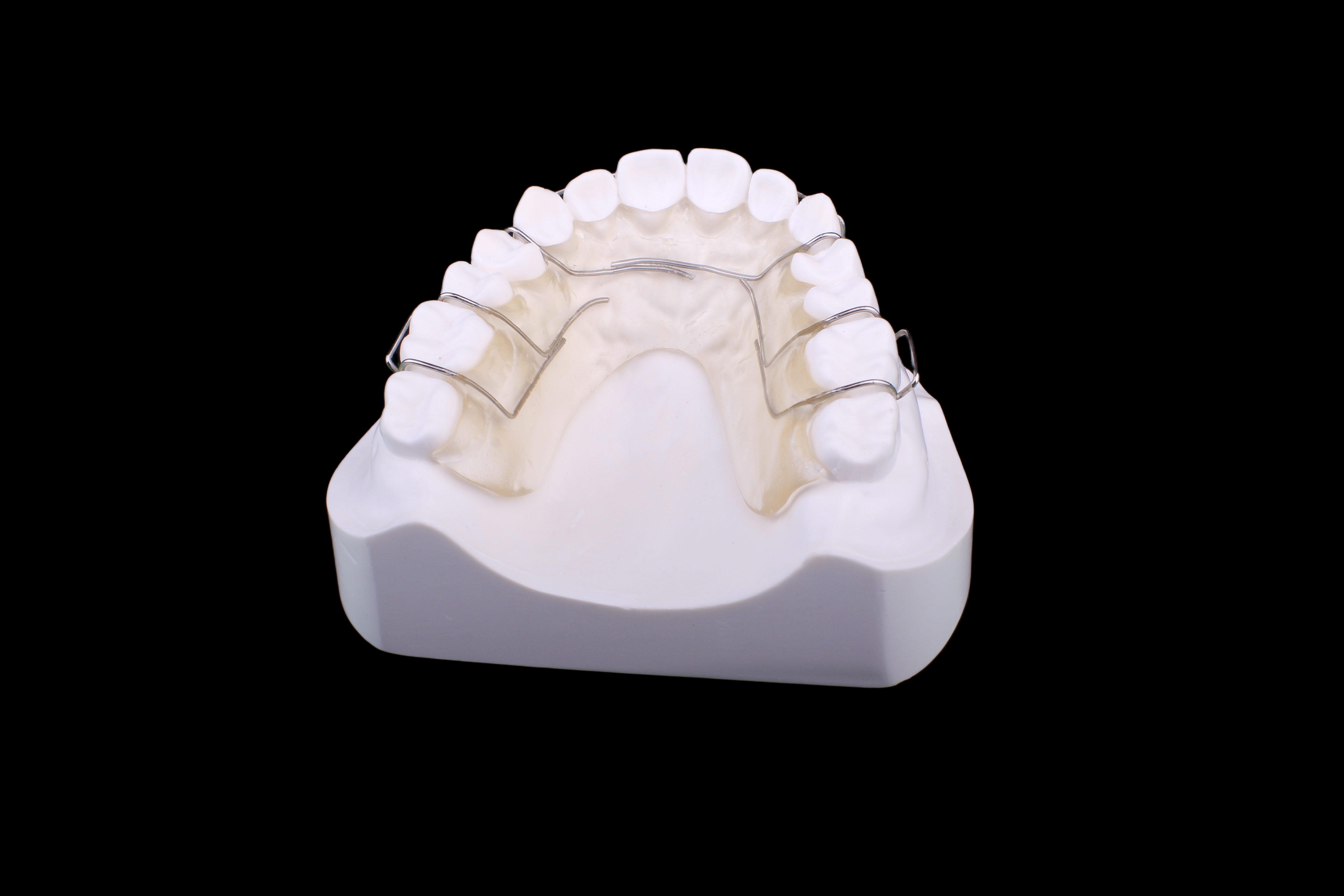 Hawley Retainer
